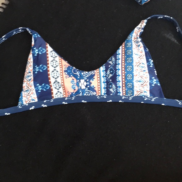 Ornate Pattern Bikini - Picture 4 of 7